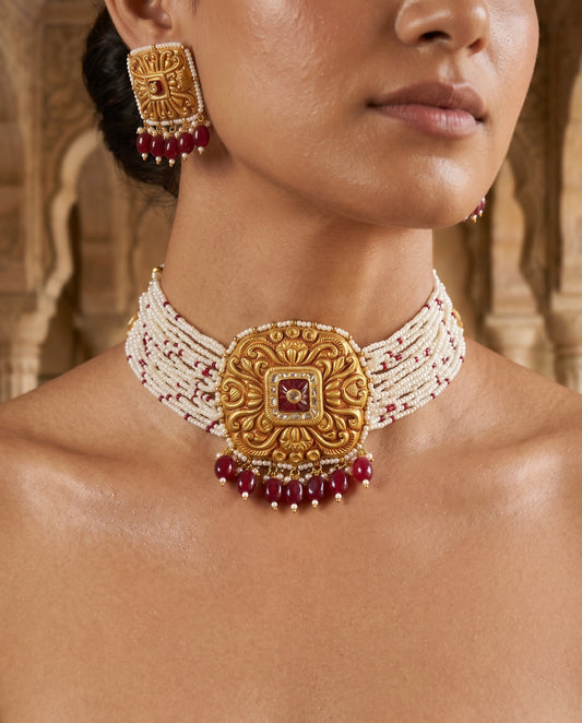 Handcrafted 22kt Gold Square Temple Choker Set with 2 Carat Certified Syndicate Polki in Temple Motif Thapa Work