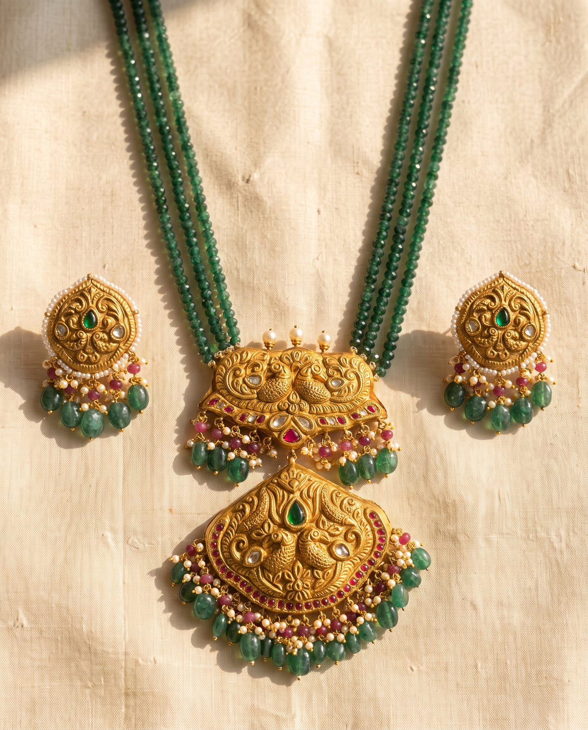 Handcrafted 22kt Gold Temple Pendant Set with 3 Carat Certified Syndicate Polki in Temple Motif Thapa Work