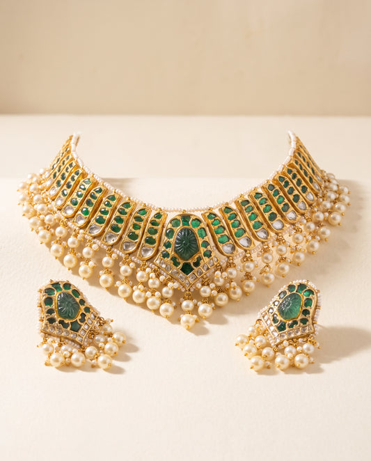 Handcrafted 22kt Gold Green Emerald Set with 7 Carat Certified Syndicate Polki and Emerald Green Semi Precious Stones in Thapa Work