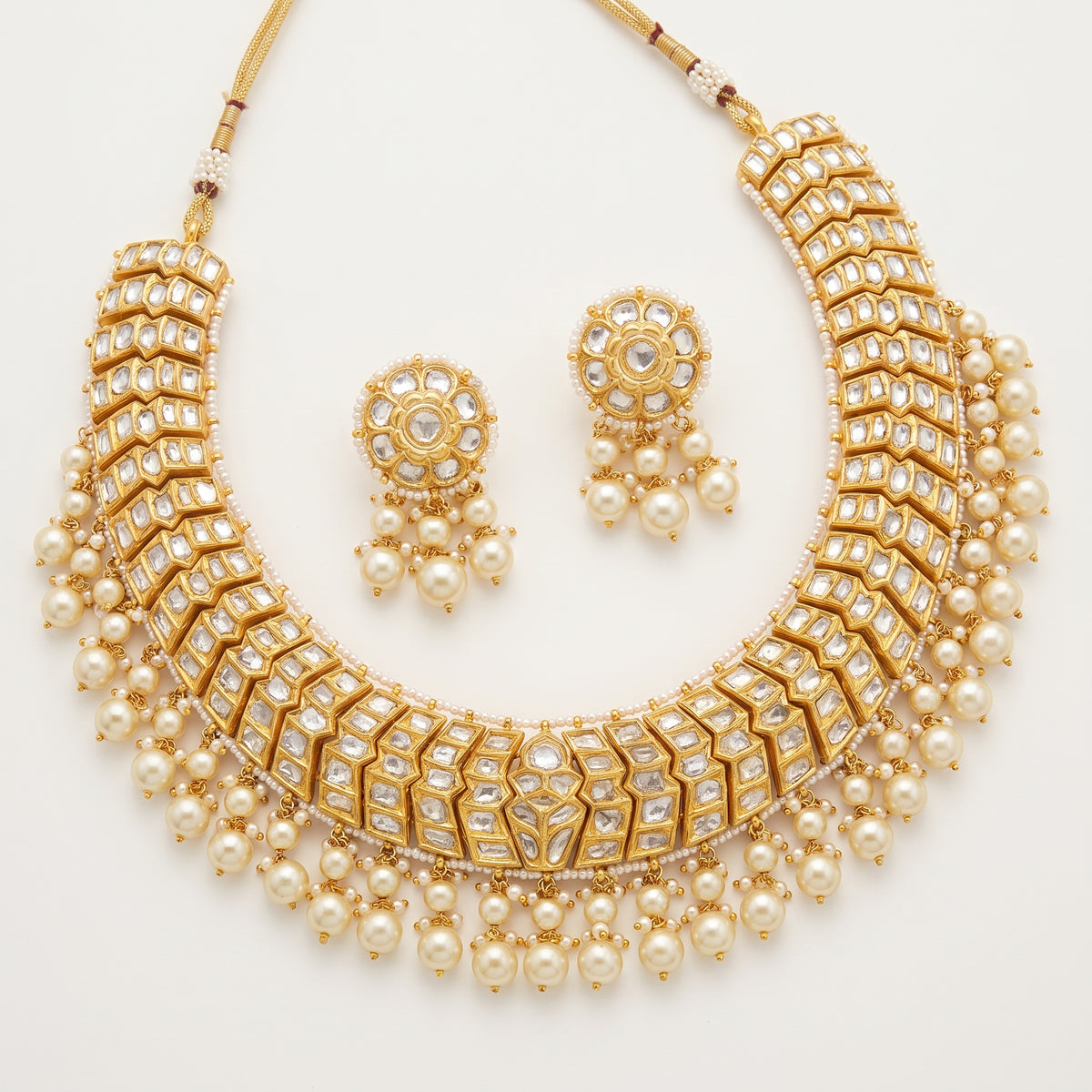 Handcrafted 22kt Gold Zig Zag Set with 22 Carat Certified Syndicate Polki in Zig Zag Layout Thapa Work