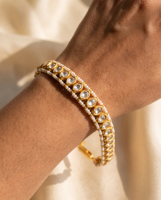 Handcrafted 22kt Gold Single Line Kilvas Bracelet with 3.5 Carat Certified Syndicate Polki in Thapa Work